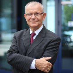 Prof. Czesław Szmidt